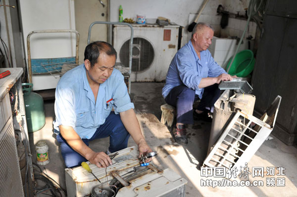 中国经济网：emc易倍体育“空调医生”牛会林 25年为企业节约1000万维修费