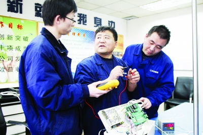 《河北工人报》头版头条：忠诚，是值得以命相托的情谊 