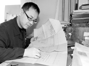 《石家庄日报》工人照样当“专家”