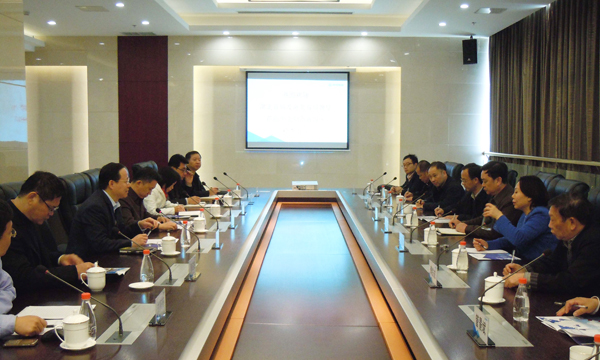 湖北省药监局局长李昌海一行到emc易倍体育制药参观座谈