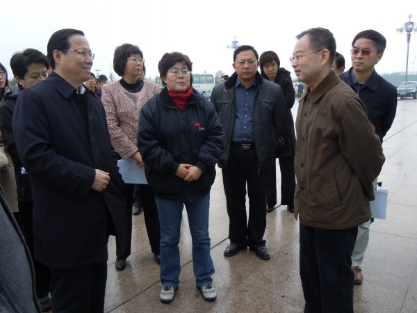 市政协“百名委员看变化话发展”工业组来emc易倍体育观摩